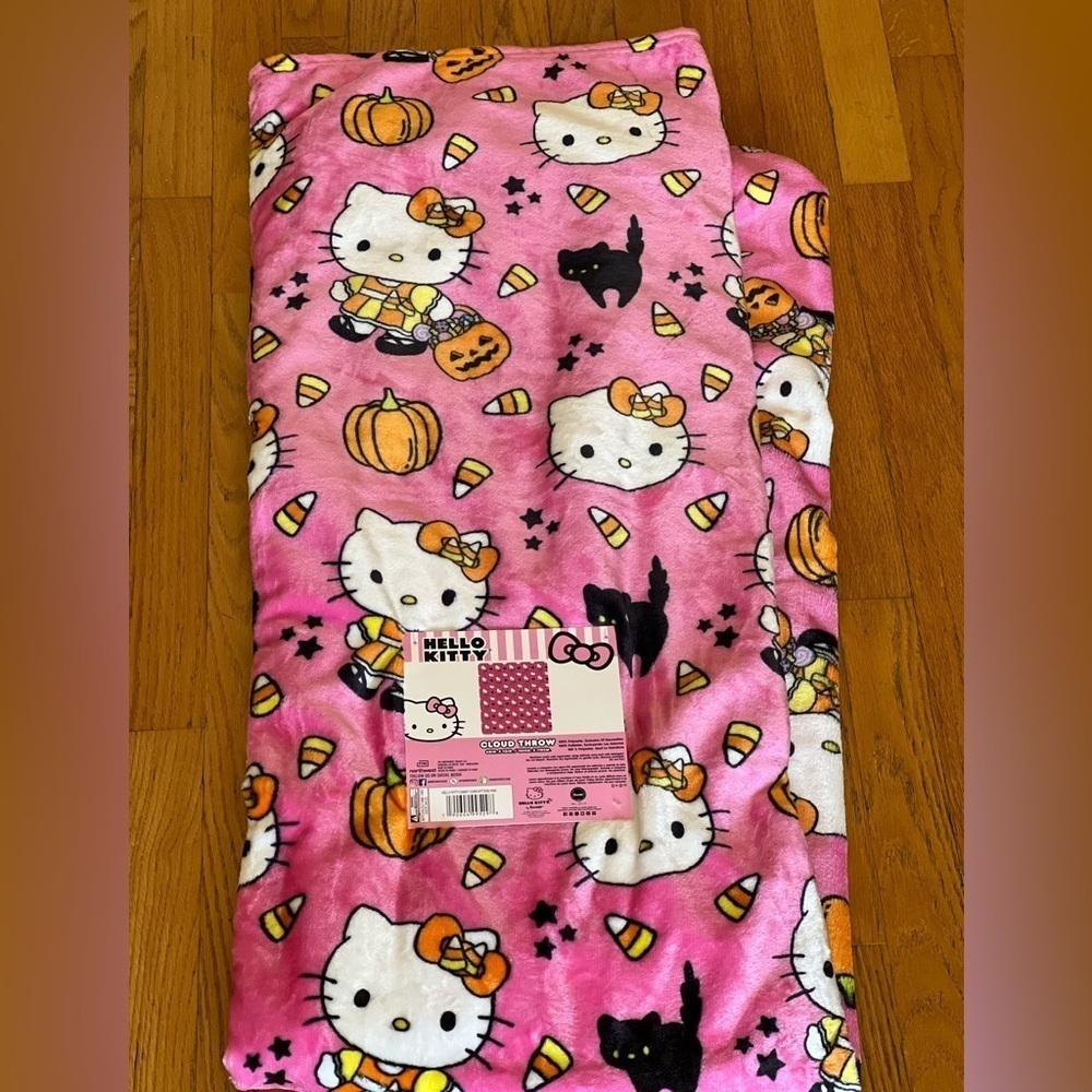 New Hello Kitty Candy Corn Kittens Pink Halloween Plush 60" x 70" Throw Blanket